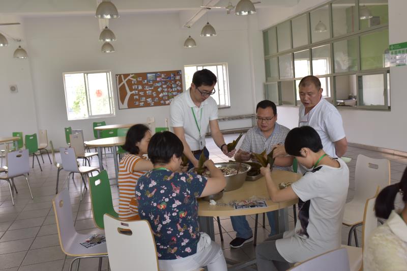 3044am永利生物开展“端午佳节，欢乐包棕子”活动2