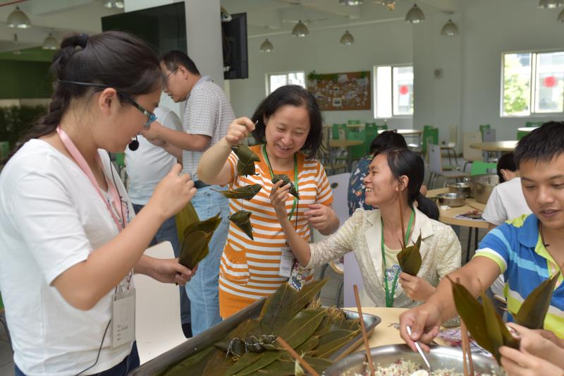 3044am永利生物开展“端午佳节，欢乐包棕子”活动